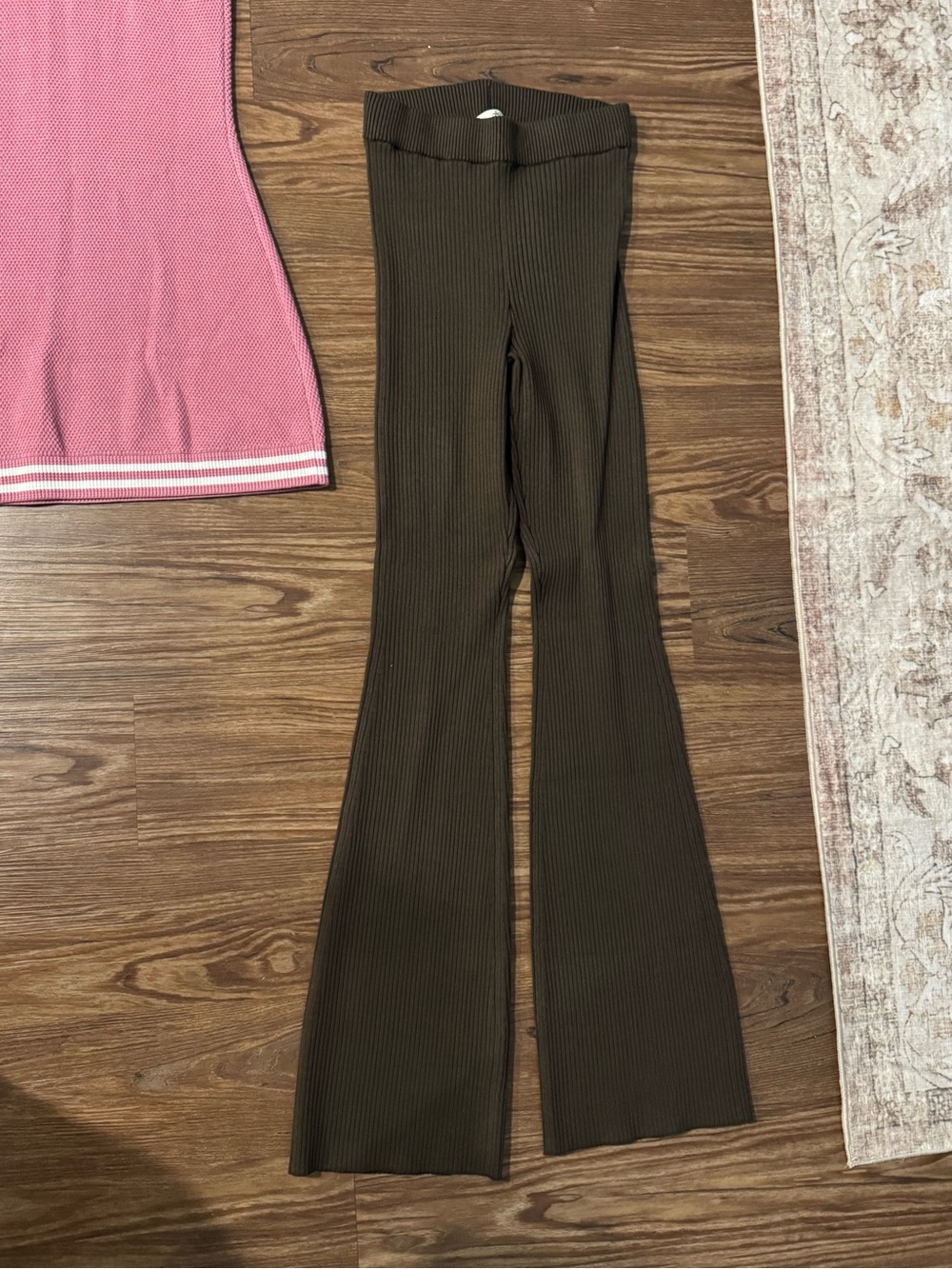 ALO Yoga Ribbed Flare Pants in Brown